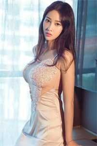 我跟闺蜜被杀后脱离世界回家，亲人们却疯了连载