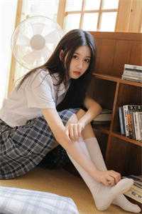 稀有老雌被群雄环伺，被迫生子全章阅读