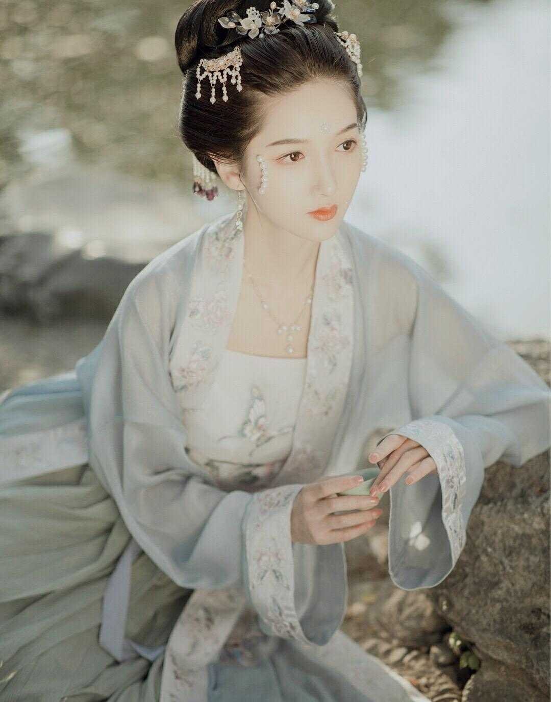 重生后成全青梅和白月光，她却悔疯了池清浅陆晚风全文+免费