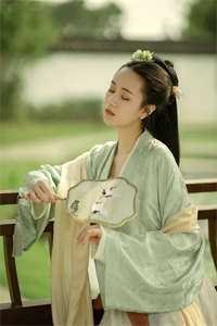 爱恨皆散，繁星碎落精品推荐